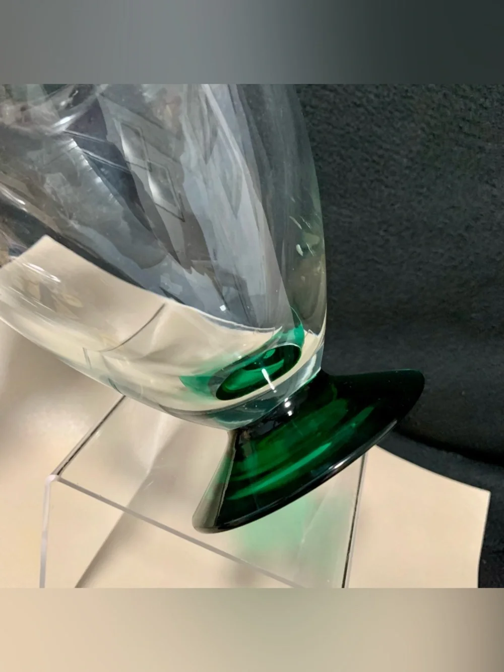 🔍 Large Vintage Clear Glass Vase w/ Emerald Green Foot Elegant Footed Art Glass